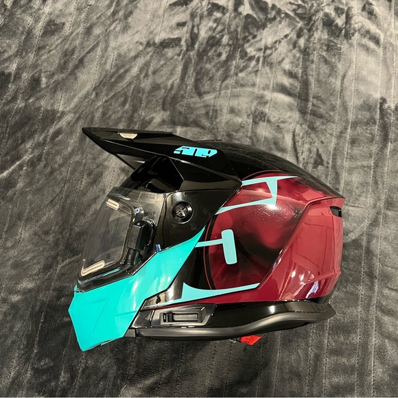 509 Delta R4 Ignite Helmet
Only worn twice 
Size: XL/XXL - Picture 2 of 8